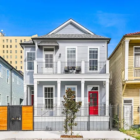 French Quarter Condo Walking Distance To Hot Spots
